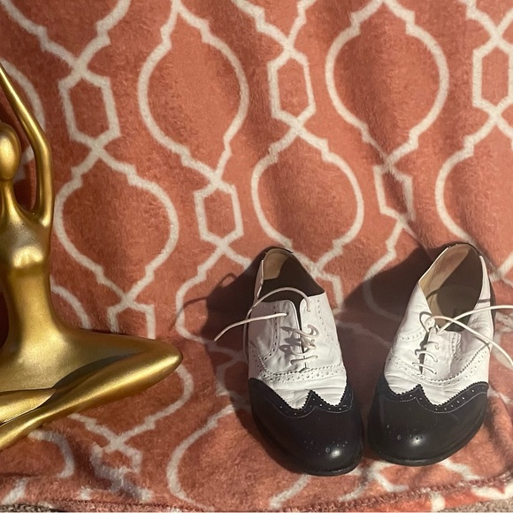 ANNE KLEIN Leather Oxfords - Picture 1 of 7